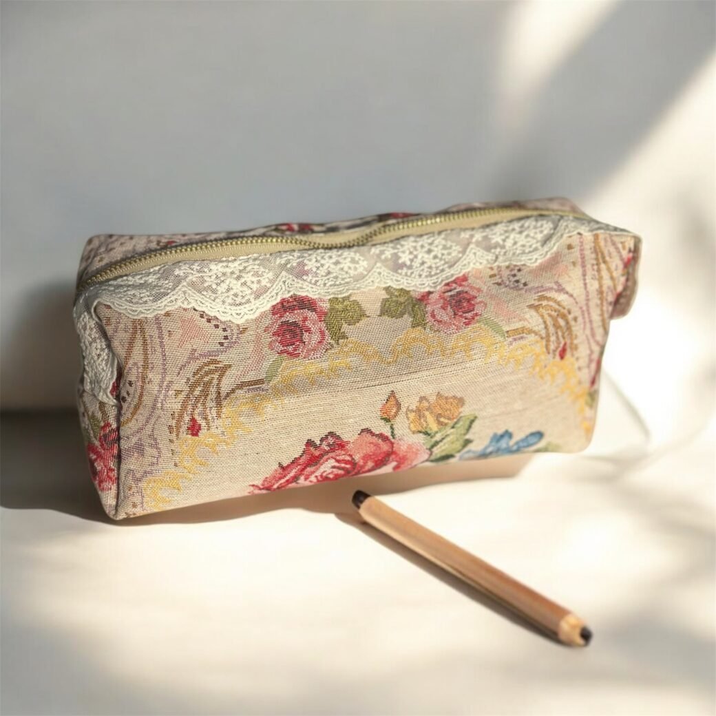 Luna Vintage Pouch - Image 3